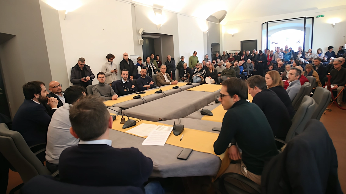 I dieci sindaci del Vimercatese che ieri si sono dati appuntamento a Burago, dove hanno annunciato di voler andare avanti I dieci sindaci del Vimercatese che ieri si sono dati appuntamento a Burago, dove hanno annunciato di voler andare avanti