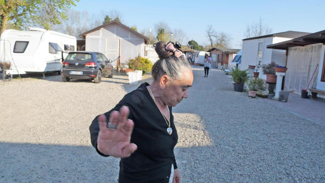 caos sul campo nomadi vogliamo vedere gli atti