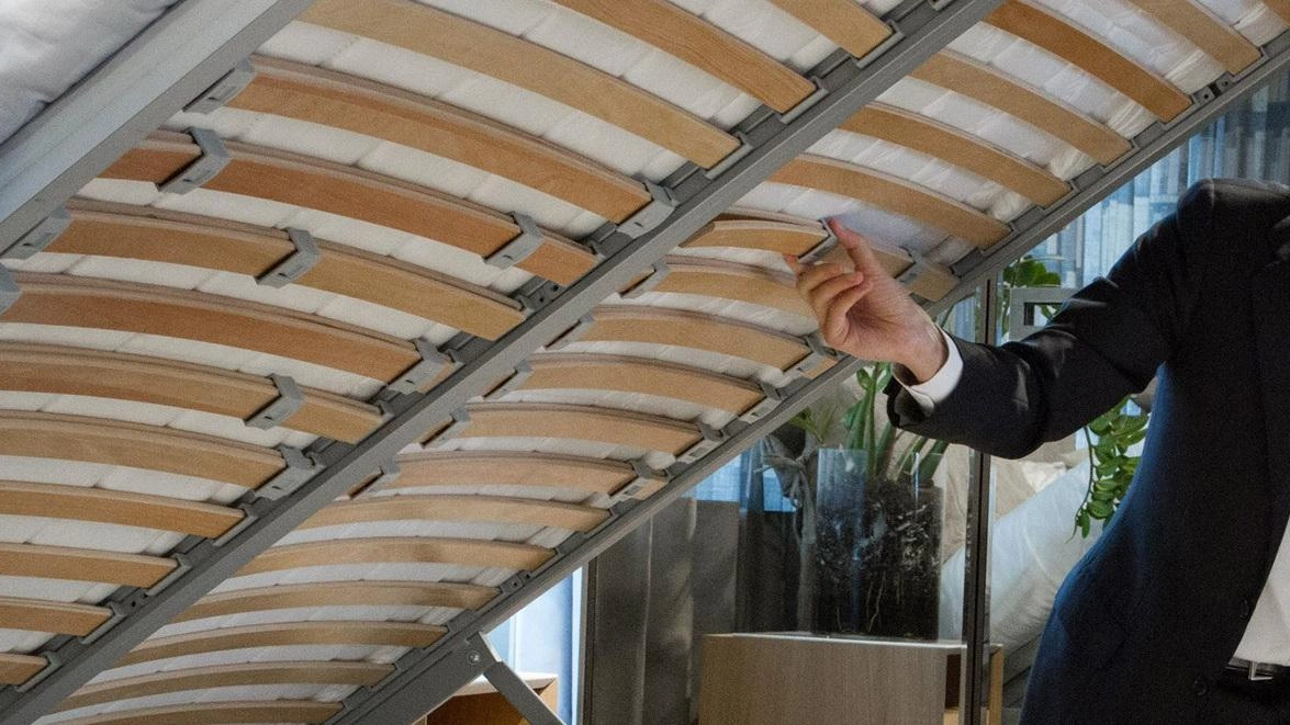 L’eredità del fondatore visionario Rosario oggi gestita dai tre fratelli nell’azienda di Meda. Tutto è partito da un letto, poi il Compasso d’oro. Oggi il marchio è noto in tutto il mondo. L’eredità del fondatore visionario Rosario oggi gestita dai tre fratelli nell’azienda di Meda. Tutto è partito da un letto, poi il Compasso d’oro. Oggi il marchio è noto in tutto il mondo.