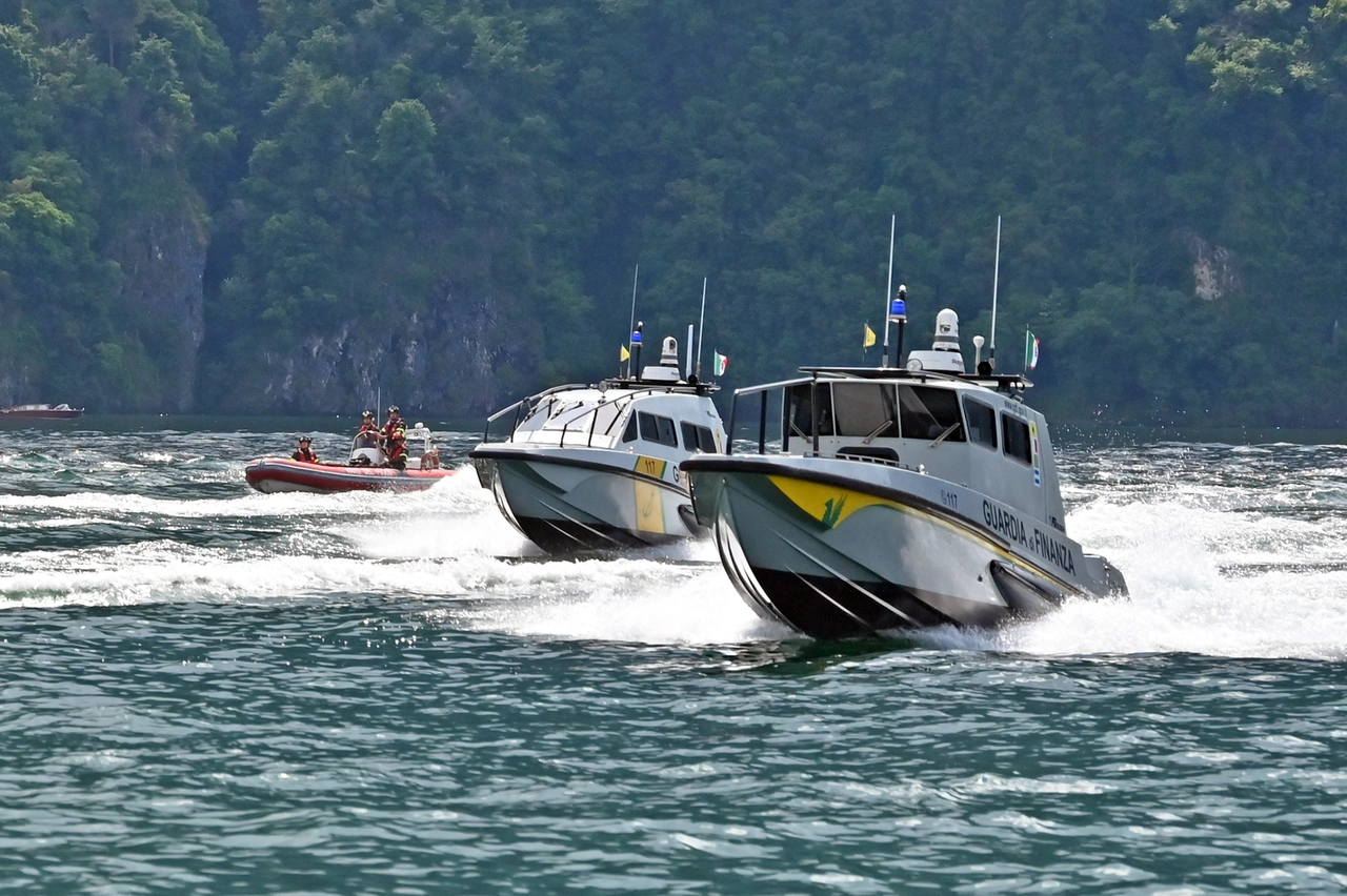 Motovedette delle Fiamme Gialle in servizio sul lago di Como