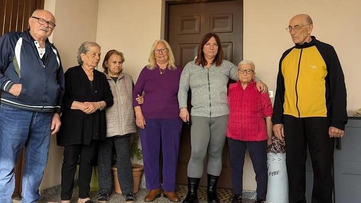 La grandinata del luglio 2023 ha distrutto il tetto durante i lavori col Bonus 110%. Gli abitanti di Cascina Nuova attendono la ripartenza del cantiere dopo i ritardi. La grandinata del luglio 2023 ha distrutto il tetto durante i lavori col Bonus 110%. Gli abitanti di Cascina Nuova attendono la ripartenza del cantiere dopo i ritardi.