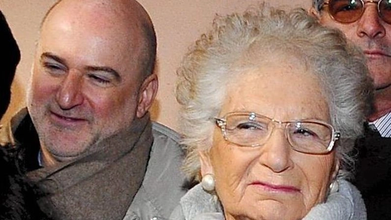 Liliana Segre. Dietro di lei, il figlio Luciano Belli Paci