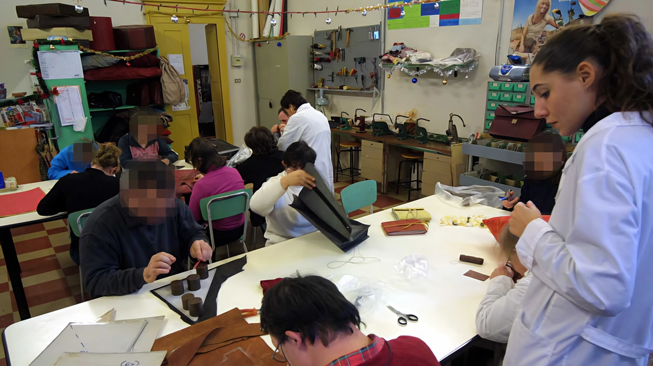 Il Consorzio Desio Brianza organizza l'Edu Job Day per illustrare il ruolo dell'educatore professionale nei Centri Diurni per Disabili e presentare il bando di selezione per un'assunzione a tempo pieno. L'incontro si terrà oggi a Desio. Il Consorzio Desio Brianza organizza l'Edu Job Day per illustrare il ruolo dell'educatore professionale nei Centri Diurni per Disabili e presentare il bando di selezione per un'assunzione a tempo pieno. L'incontro si terrà oggi a Desio.