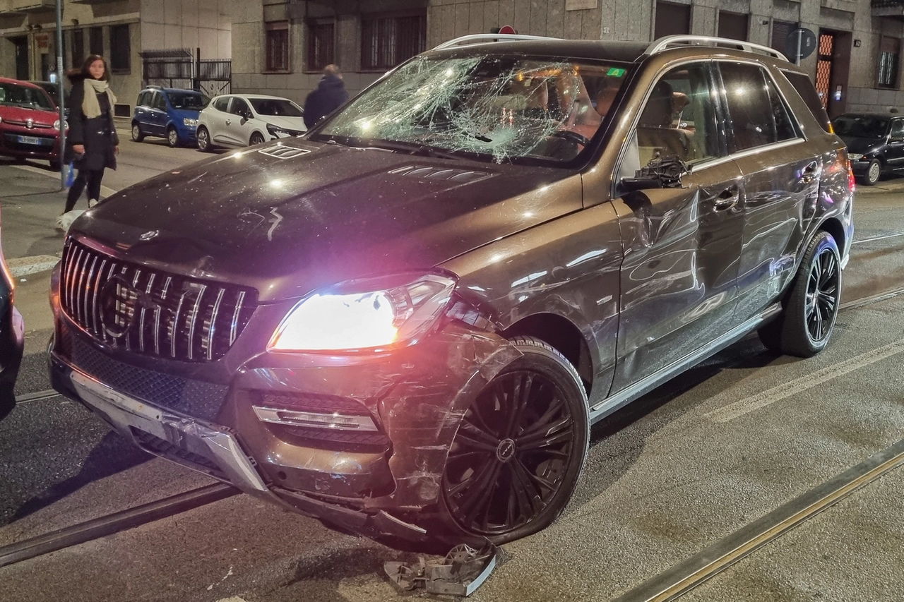 Il Suv vandalizzato e distrutto