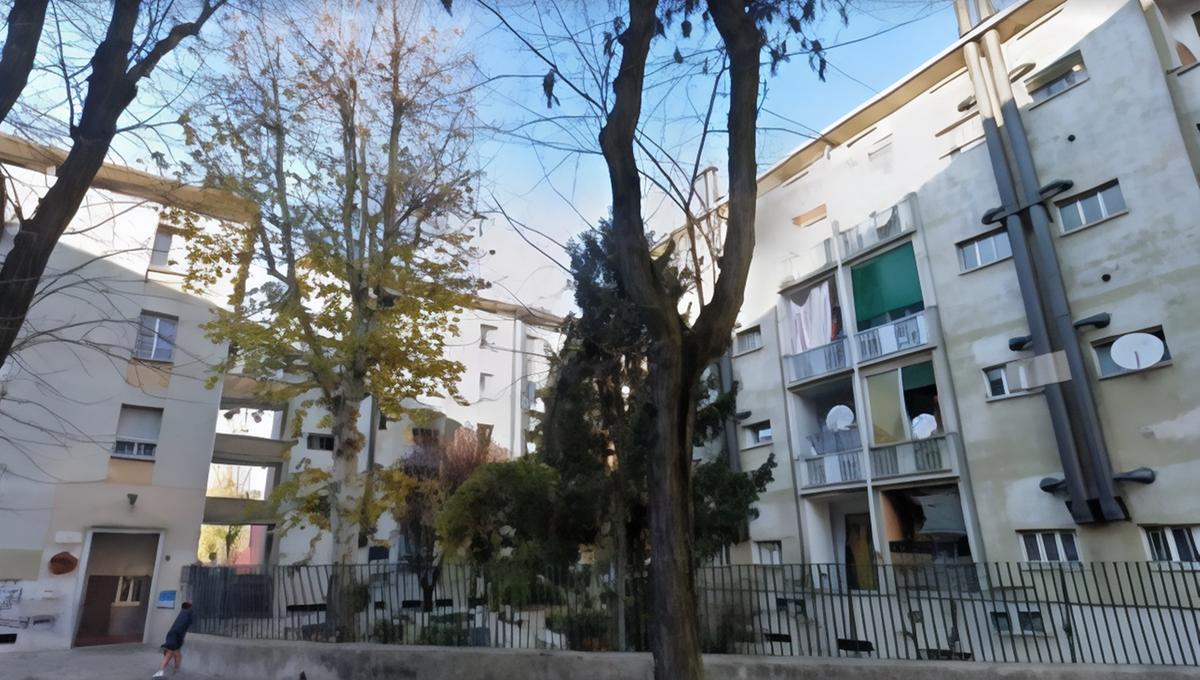via al recupero di 44 alloggi e di un edificio