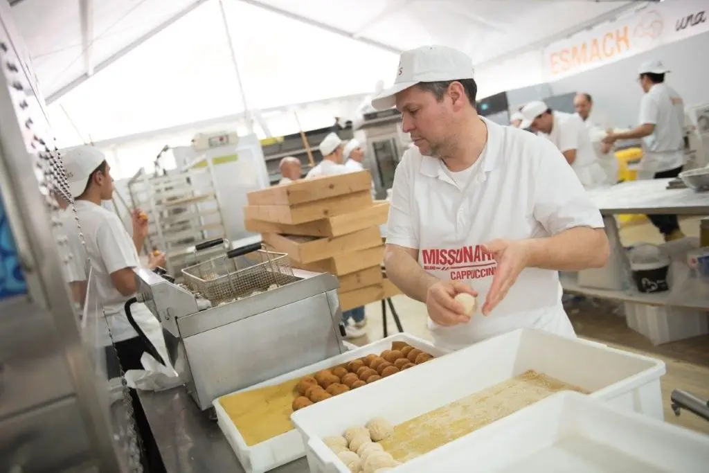 Pane in Piazza 2025 a Milano: oltre 200 fornai in Duomo ad offrire specialità regionali (per solidarietà)