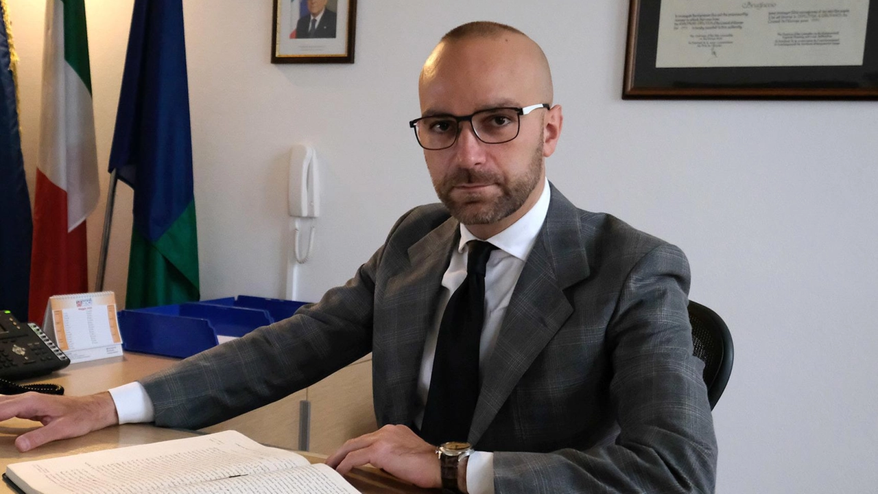 Roberto Assi, sindaco di Brugherio, ha deciso di chiudere l’Incontragiovani Alla base della scelta anche le difficoltà incontrate con il turnover degli educatori Roberto Assi, sindaco di Brugherio, ha deciso di chiudere l’Incontragiovani Alla base della scelta anche le difficoltà incontrate con il turnover degli educatori