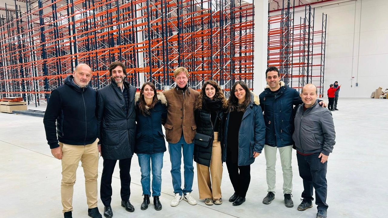 L’inaugurazione del nuovo hub della logstica con i rappresentanti dei primi inquilini, la Melchioni Car System L’inaugurazione del nuovo hub della logstica con i rappresentanti dei primi inquilini, la Melchioni Car System