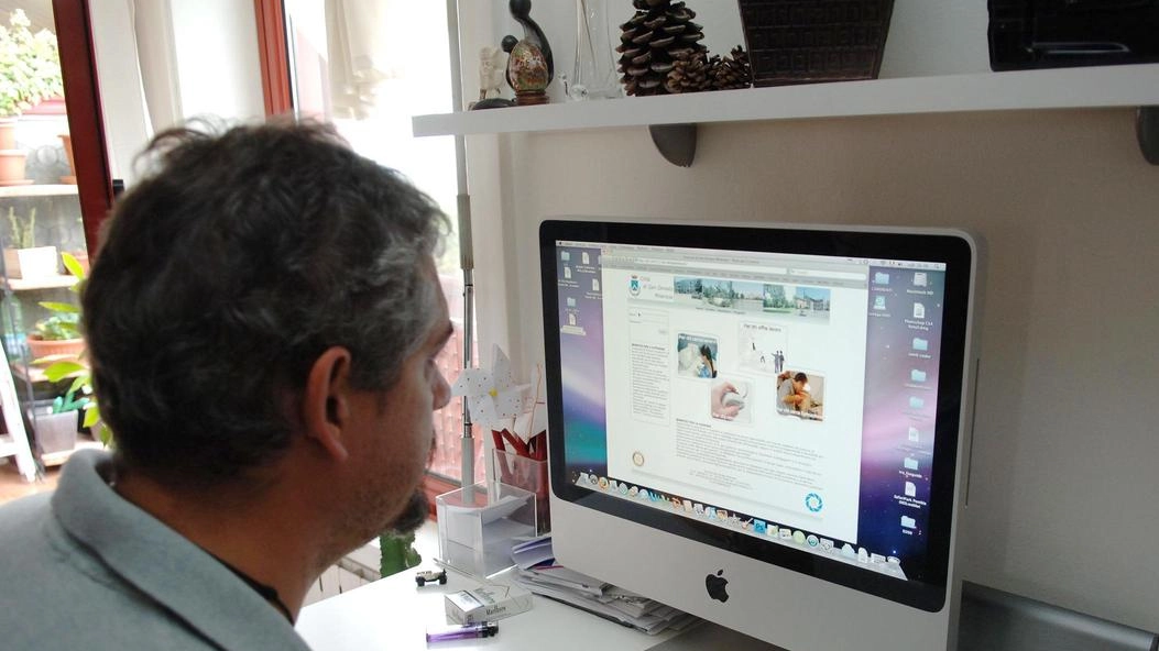 La quarta edizione del corso "Vendi, crea, connetti con i social media" per disoccupati in Lombardia, finanziato da Gol-Garanzia occupabilità lavoratori, si svolgerà a Monza dal 2 al 27 settembre. Obbligatoria la frequenza dalle 9 alle 13 per un totale di 80 ore. Il corso gratuito è rivolto a diversi profili, con focus sul digital marketing e le opportunità professionali nel settore. Informazioni e iscrizioni contattando Giusy Guarna. La quarta edizione del corso "Vendi, crea, connetti con i social media" per disoccupati in Lombardia, finanziato da Gol-Garanzia occupabilità lavoratori, si svolgerà a Monza dal 2 al 27 settembre. Obbligatoria la frequenza dalle 9 alle 13 per un totale di 80 ore. Il corso gratuito è rivolto a diversi profili, con focus sul digital marketing e le opportunità professionali nel settore. Informazioni e iscrizioni contattando Giusy Guarna.