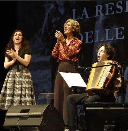 La prima stella della sera. Teatro, risottate sorrisi e riflessioni La prima stella della sera. Teatro, risottate sorrisi e riflessioni