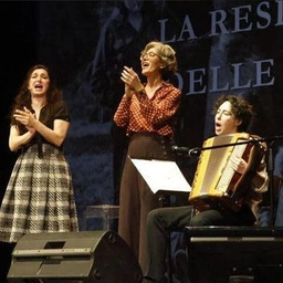 La prima stella della sera. Teatro, risottate sorrisi e riflessioni
