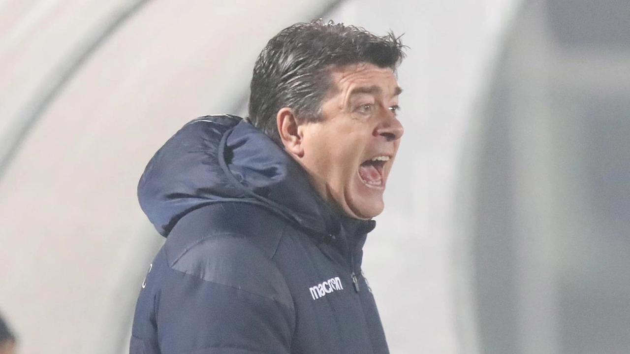 Il Renate perde contro il Novara, con Ranieri decisivo. Morosini segna il gol chiave. Il secondo posto dei nerazzurri è a rischio. Serie C, Girone A, nona giornata. Il Renate perde contro il Novara, con Ranieri decisivo. Morosini segna il gol chiave. Il secondo posto dei nerazzurri è a rischio. Serie C, Girone A, nona giornata.