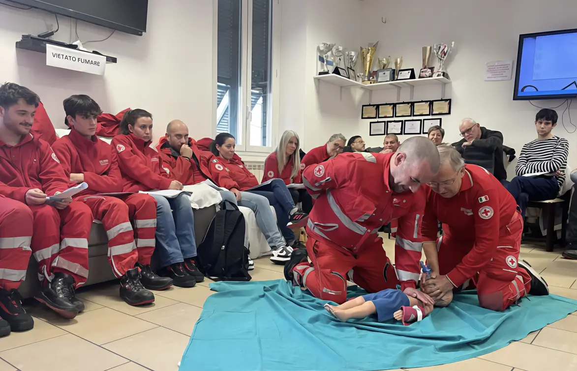 L’impegno che fa la differenza. I volontari della Croce Rossa: "L’emergenza diventa routine"