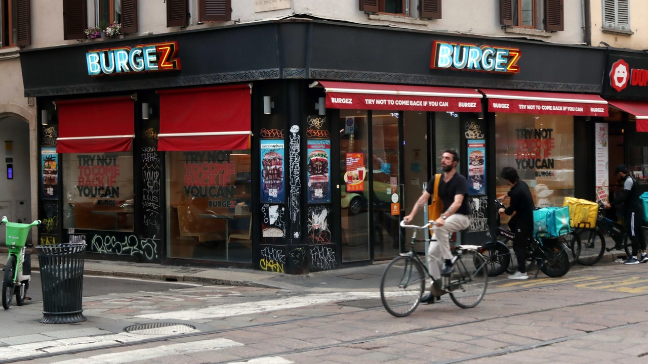 Op 17 mei gingen McDonald's-werknemers de straat op voor de Duomo om te eisen dat er een