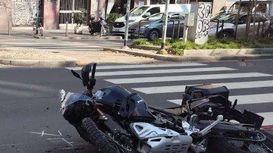 Incidente sulla preferenziale di viale Abruzzi