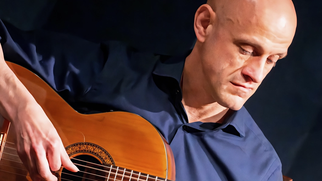 Concerto del chitarrista musicologo pavese Massimiliano Alloisio alle 18 di sabato a FabbricaPoggi di via Campania. Il recital “Guitar... Concerto del chitarrista musicologo pavese Massimiliano Alloisio alle 18 di sabato a FabbricaPoggi di via Campania. Il recital “Guitar...