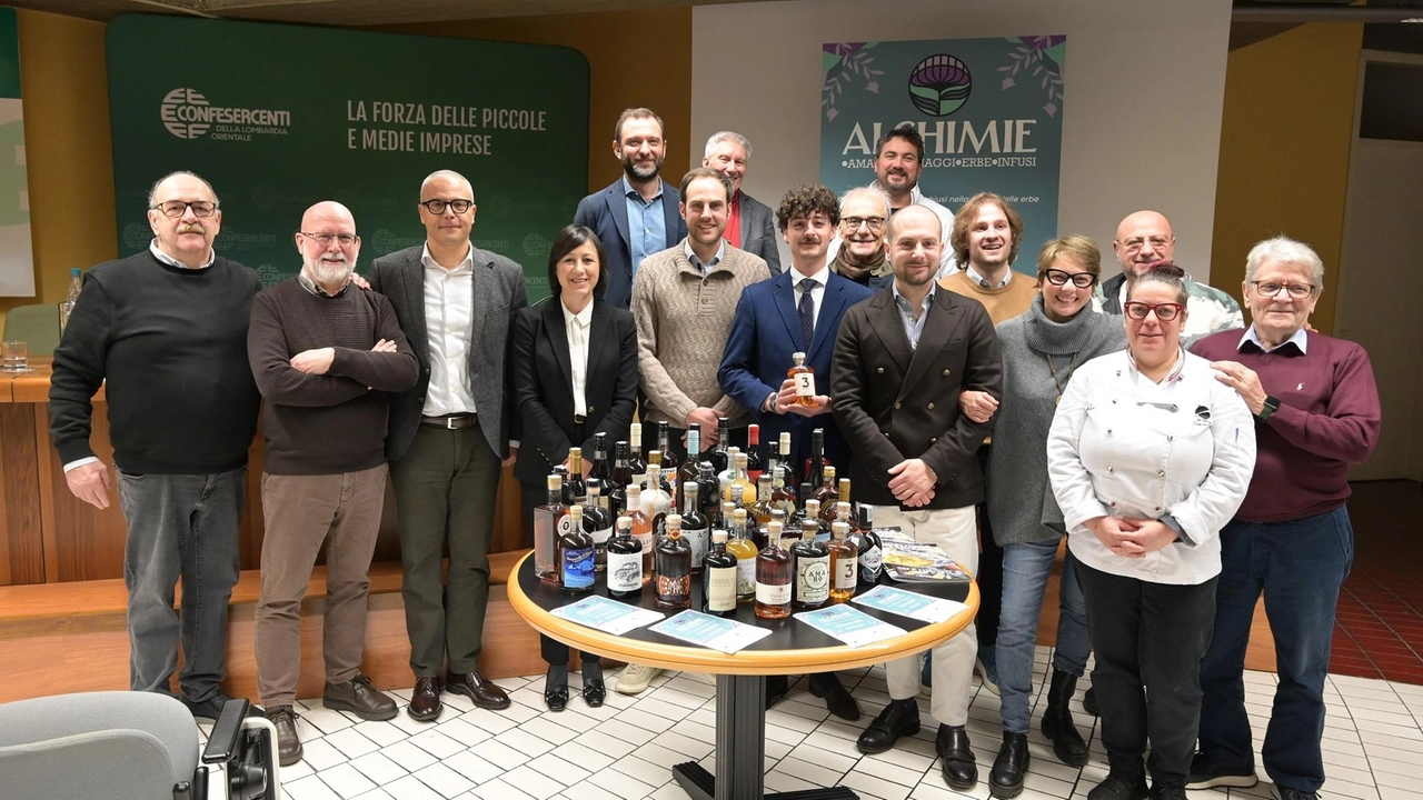 Brescia si riscopre “amara“ con Alchimie-Gli artifici del gusto racchiusi nella magia delle erbe. La fiera-mercato, a ingresso libero,... Brescia si riscopre “amara“ con Alchimie-Gli artifici del gusto racchiusi nella magia delle erbe. La fiera-mercato, a ingresso libero,...