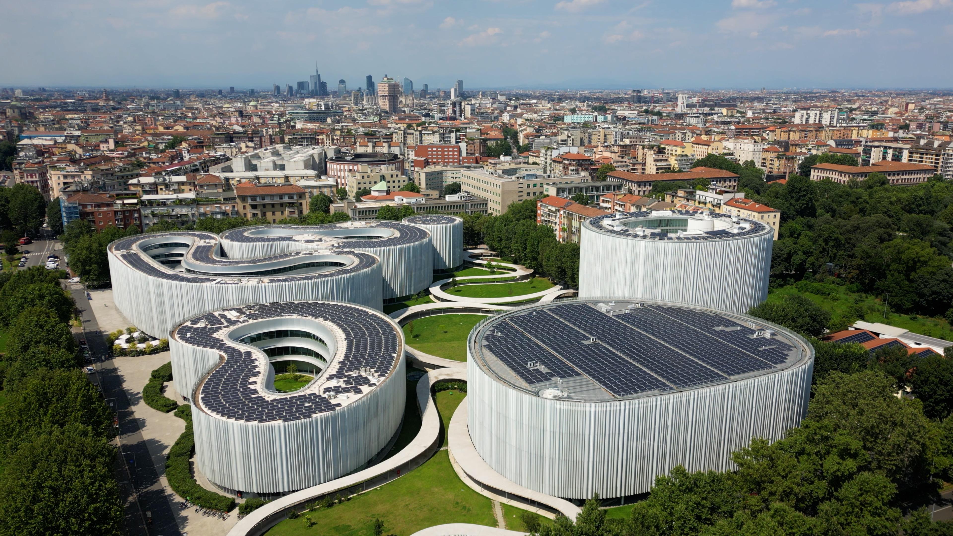 Chat sessista alla Bocconi, gli studenti: “Solo un gioco”. Ma il Tar tira diritto: “Giusto rinviare i diplomi” Chat sessista alla Bocconi, gli studenti: “Solo un gioco”. Ma il Tar tira diritto: “Giusto rinviare i diplomi”