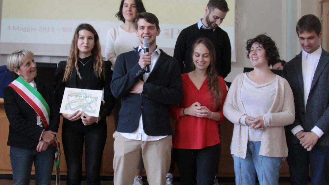 Il Sole d’Oro giunto alla 25ª edizione è uno dei premi più ambiti per le realtà del Terzo settore delle province di Como e Varese Il Sole d’Oro giunto alla 25ª edizione è uno dei premi più ambiti per le realtà del Terzo settore delle province di Como e Varese