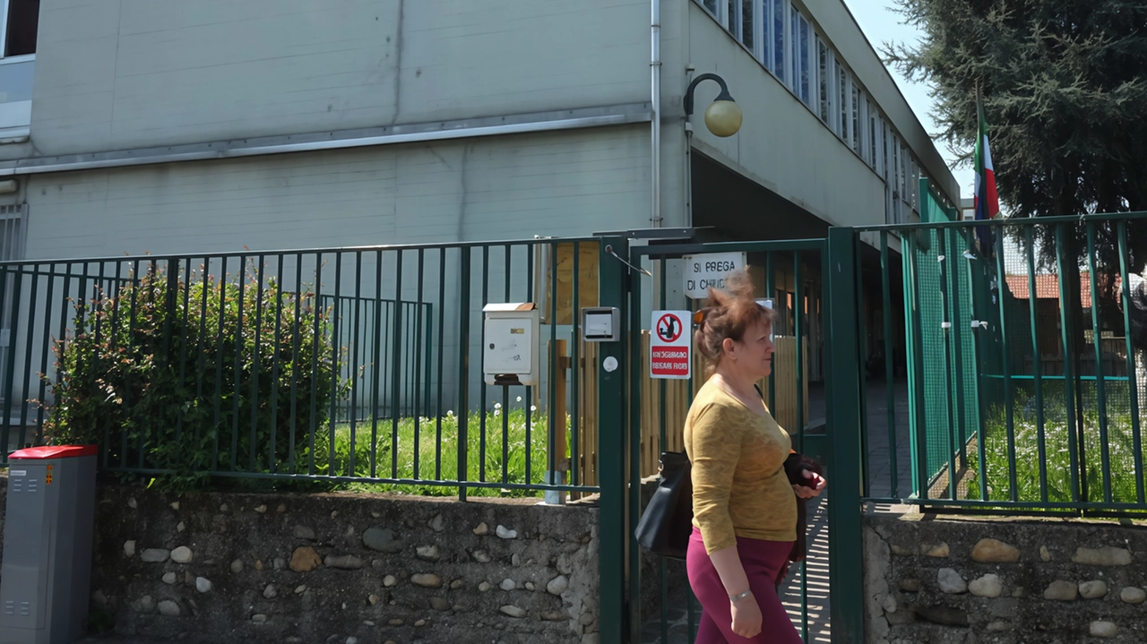 L’intervento al tetto della materna Cartoccino in via Poliziano costerà 400mila euro Risolverà i cronici problemi di infiltrazioni L’intervento al tetto della materna Cartoccino in via Poliziano costerà 400mila euro Risolverà i cronici problemi di infiltrazioni