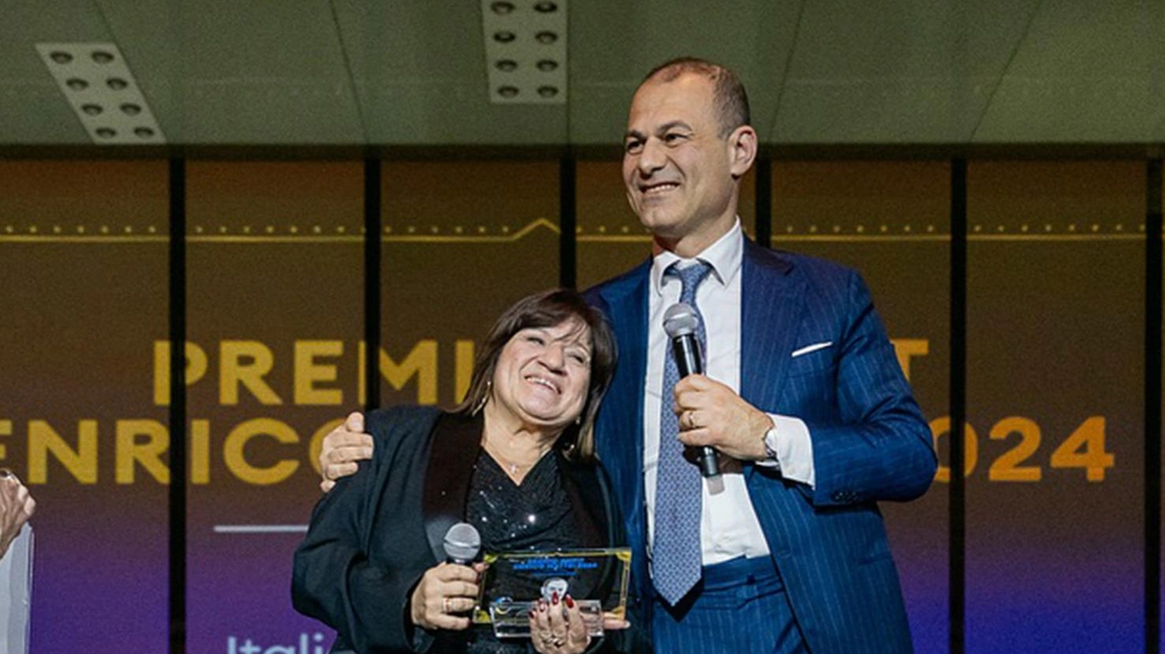 Ester Intini a Roma alla cerimonia di consegna del premio “Enrico Mattei“ attribuito da Azienda Italia Ester Intini a Roma alla cerimonia di consegna del premio “Enrico Mattei“ attribuito da Azienda Italia