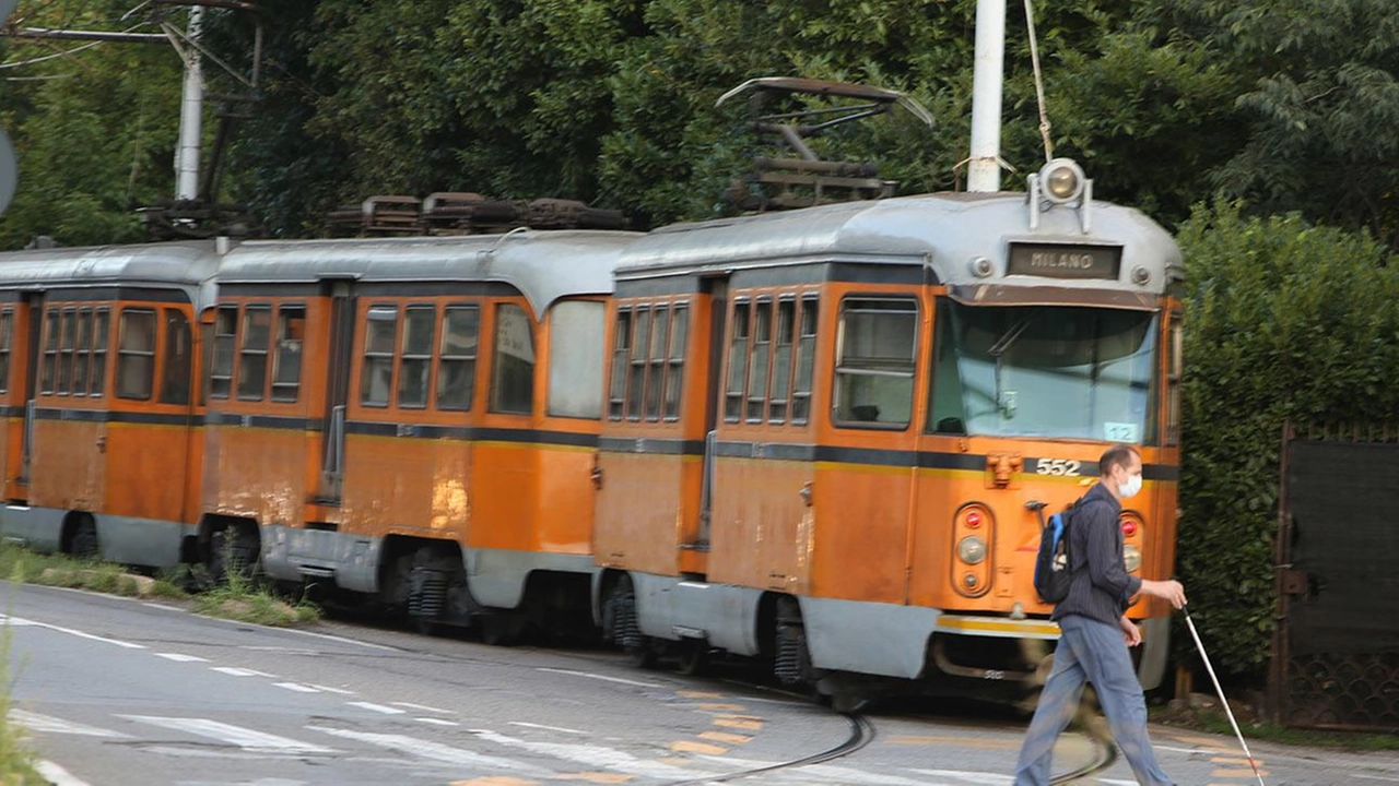 Ci vorrà ancora molta pazienza prima di vedere ripristinato il collegamento tra Milano e Seregno Ci vorrà ancora molta pazienza prima di vedere ripristinato il collegamento tra Milano e Seregno