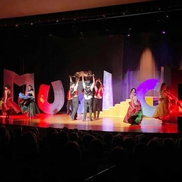 Merate, una stagione teatrale per riflette ma anche per ridere