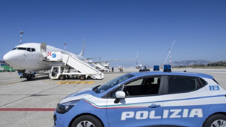 Immigrati irregolari, giro di vite a Lodi: in 7 mesi 87 espulsioni firmate dal questore Russo Immigrati irregolari, giro di vite a Lodi: in 7 mesi 87 espulsioni firmate dal questore Russo