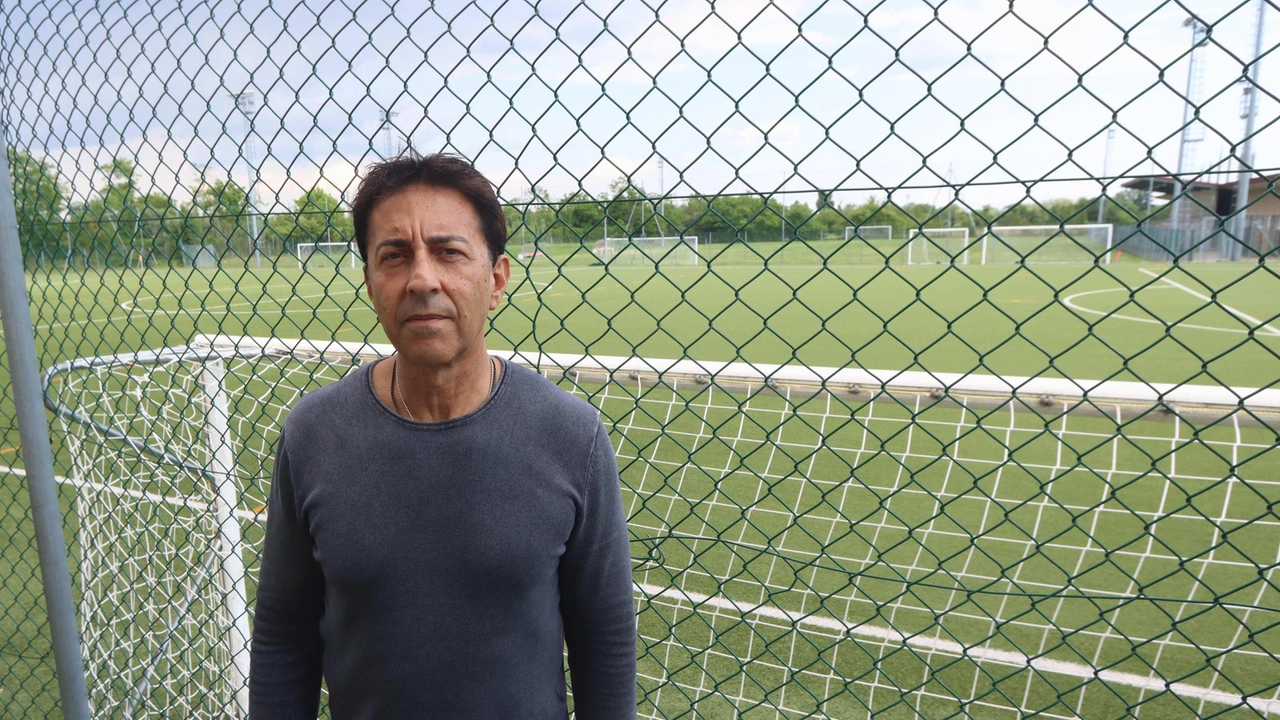 Cosimo Sabatino presidente di “Gate sport La Fenice“ nello spazio all’aperto «Abbiamo 500 iscritti» (Salmoirago) Cosimo Sabatino presidente di “Gate sport La Fenice“ nello spazio all’aperto «Abbiamo 500 iscritti» (Salmoirago)