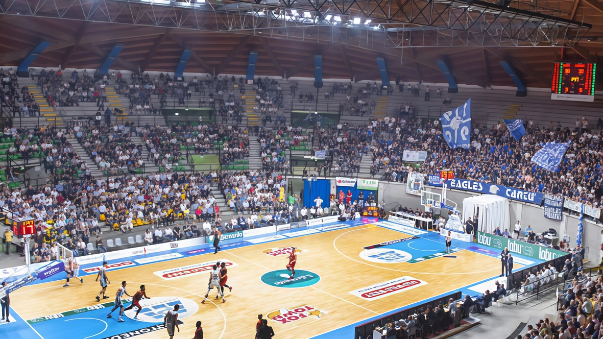 Le partite casalinghe della Pallacanestro Cantù vengono disputate a Desio Le partite casalinghe della Pallacanestro Cantù vengono disputate a Desio