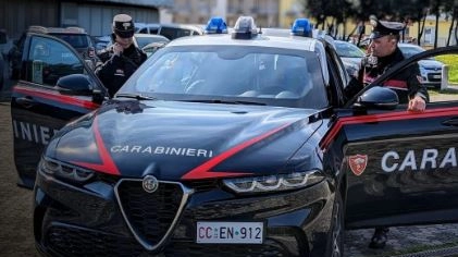 I carabinieri sono intervenuti per fermare il giovane (foto di repertorio) I carabinieri sono intervenuti per fermare il giovane (foto di repertorio)