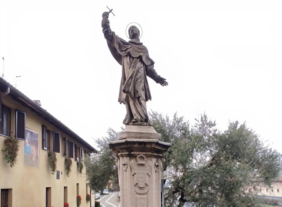 Fede, tradizione e comunità. Delpini benedice i doni della terra sotto la statua di Carlo Borromeo