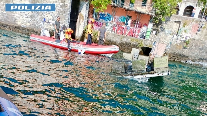 Il pontile di Blevio ribaltato Il pontile di Blevio ribaltato