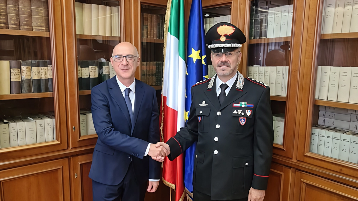 Il prefetto di Sondrio, Roberto Bolognesi, ha incontrato il nuovo comandante provinciale dell’Arma, Giuseppe Bivona, per discutere di sicurezza e prevenzione, con particolare attenzione alle Olimpiadi invernali Milano-Cortina 2026. Il prefetto di Sondrio, Roberto Bolognesi, ha incontrato il nuovo comandante provinciale dell’Arma, Giuseppe Bivona, per discutere di sicurezza e prevenzione, con particolare attenzione alle Olimpiadi invernali Milano-Cortina 2026.