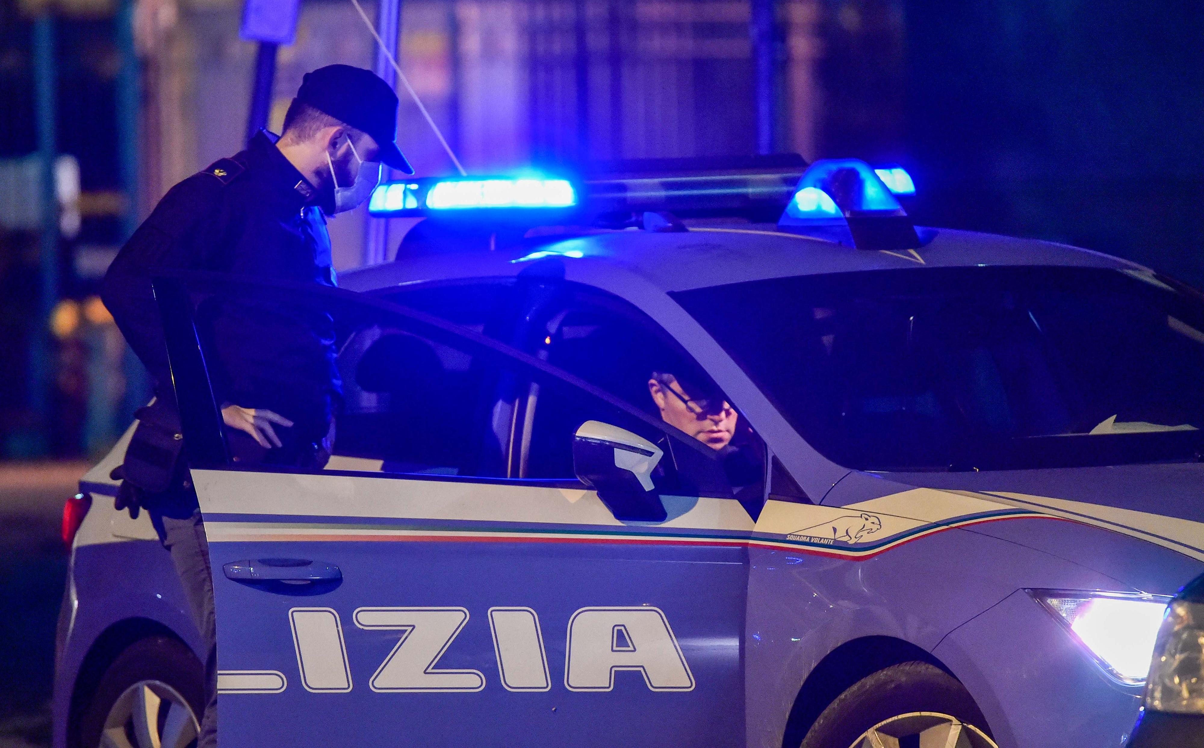nascondigli e precauzioni ma qualcuno lo tradisce arrestato il pusher da 30mila euro che muoveva chili di cocaina da Ilgiorno.it nascondigli e precauzioni ma qualcuno lo tradisce arrestato il pusher da 30mila euro che muoveva chili di cocaina