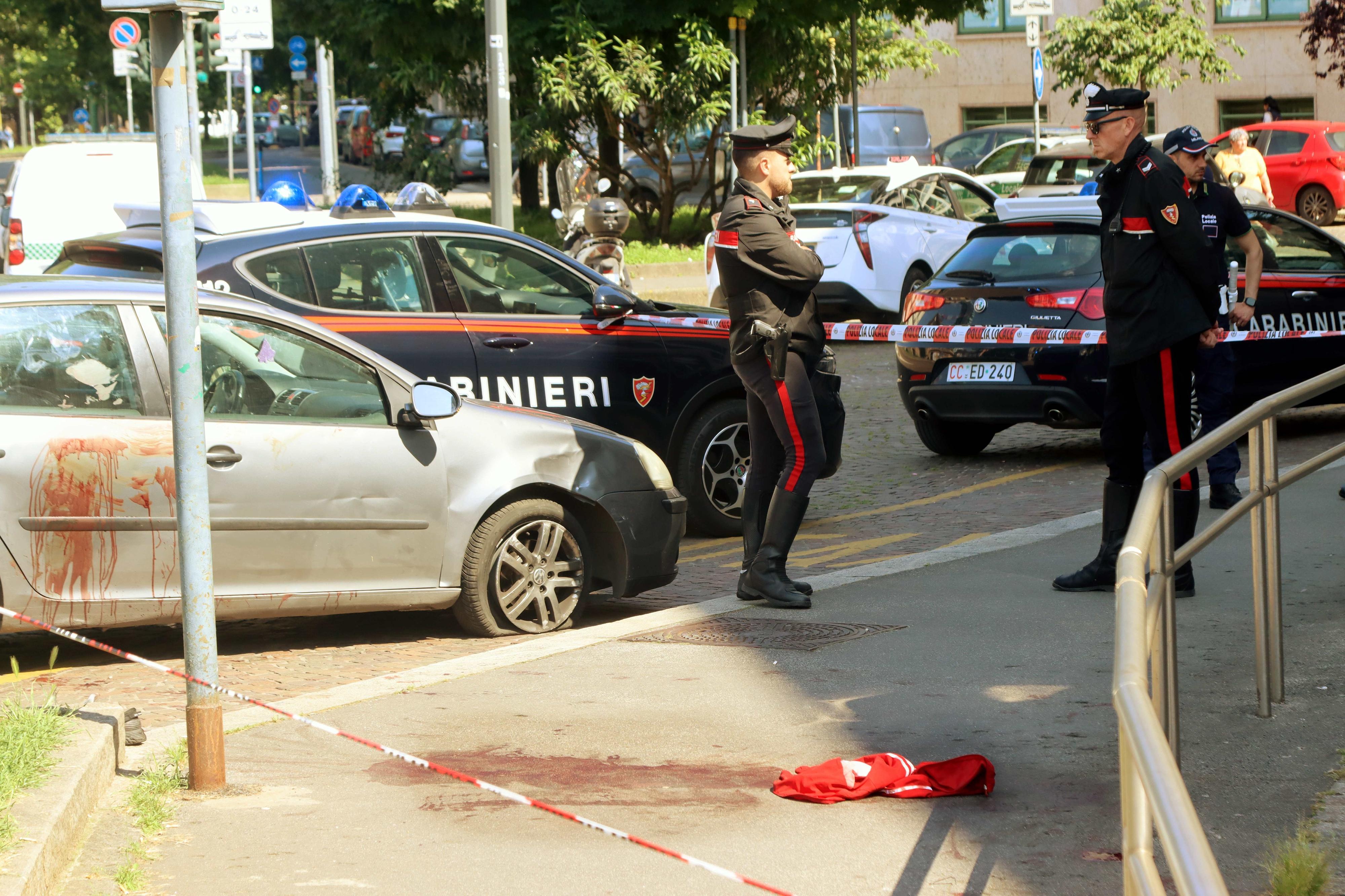 ragazzo di 13 anni accoltellato a milano fermato un 27enne per tentato omicidio lo incastra un taglio sulla mano destra