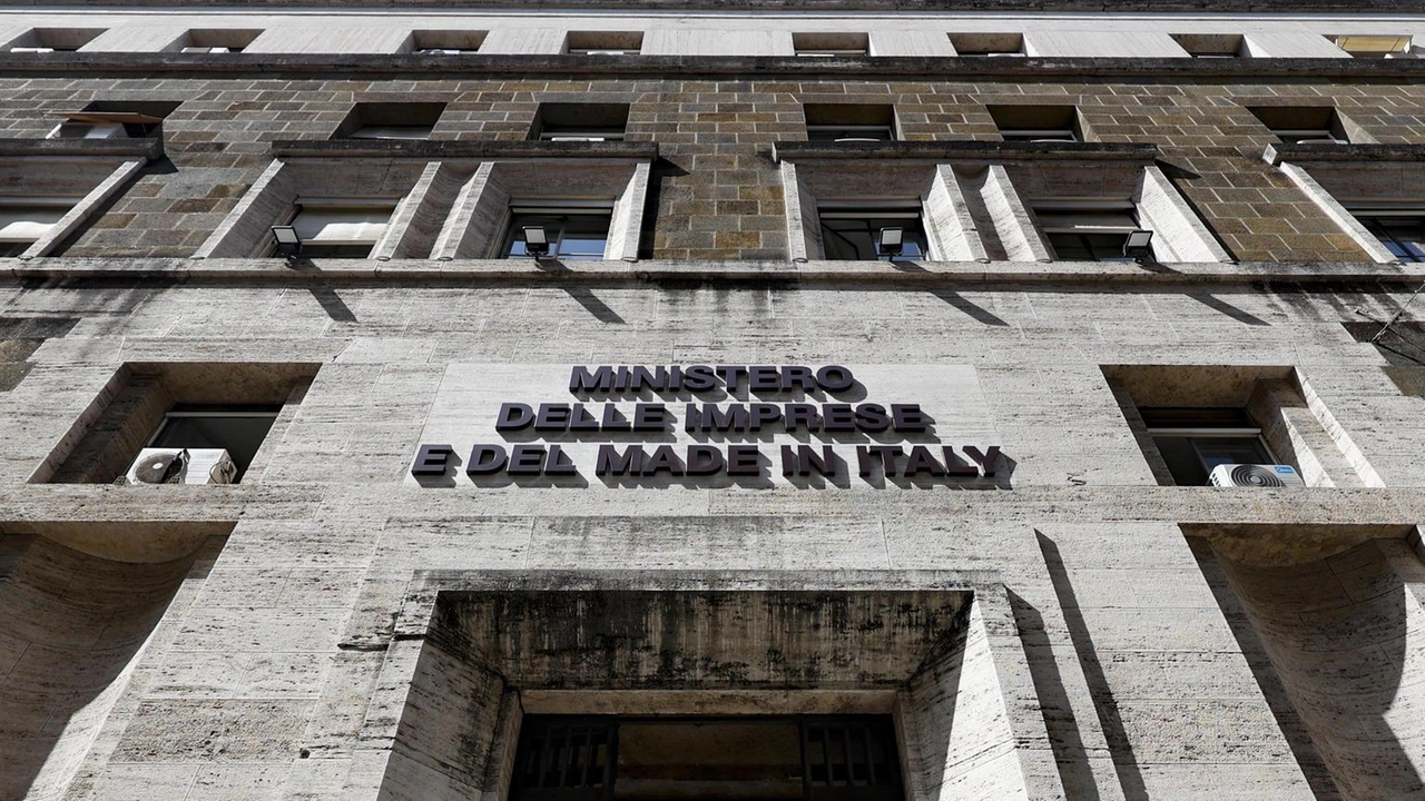 Scopri come le imprese possono accedere al credito d'imposta per investimenti in beni strumentali 4.0 fino al 2026. Scopri come le imprese possono accedere al credito d'imposta per investimenti in beni strumentali 4.0 fino al 2026.