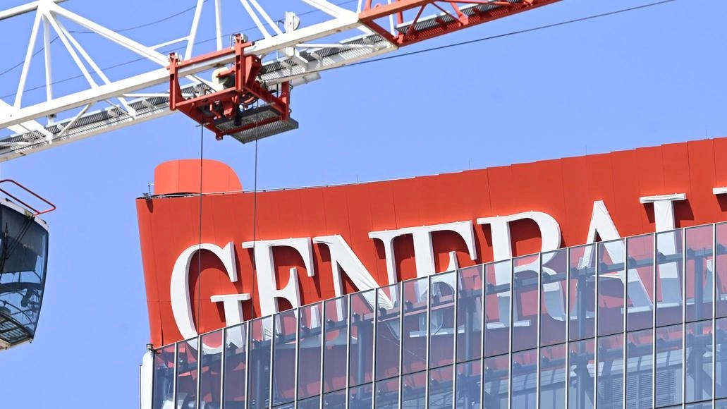 Struttura ancorata con i tiranti. Ora gli interventi per riaprire palazzo, piazza e centro commerciale. Il docente del Politecnico: "Lavoro lungo e complesso, bisogna studiare per evitare l’effetto-domino".