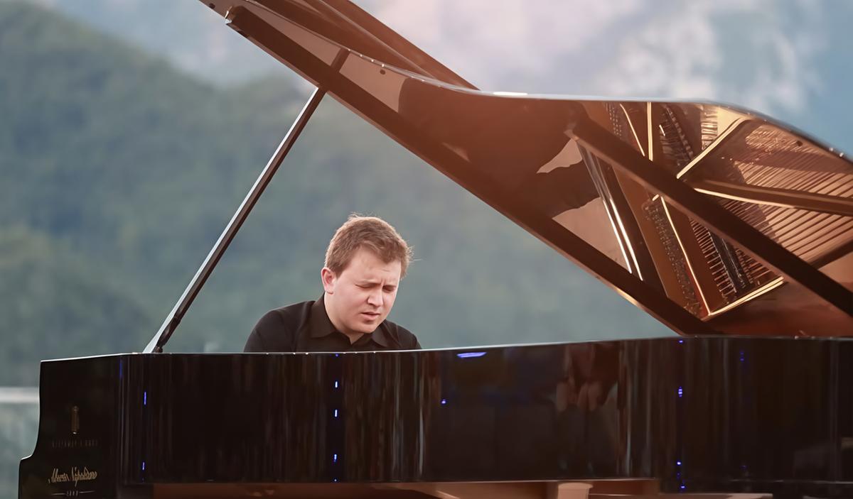 Il genio globetrotter in Sudafrica. La musica del giovane pianista sbarca in sette metropoli del mondo