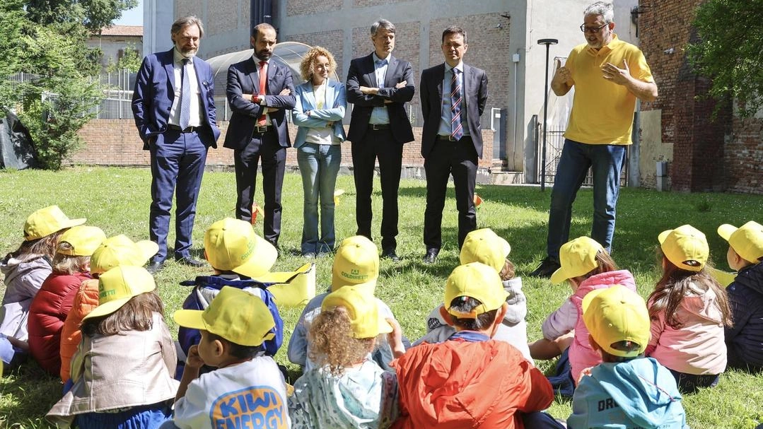Hanno colorato di giallo Coldiretti i giardini Malaspina, che per l’occasione si sono trasformati in una maxi-fattoria didattica a cielo... Hanno colorato di giallo Coldiretti i giardini Malaspina, che per l’occasione si sono trasformati in una maxi-fattoria didattica a cielo...