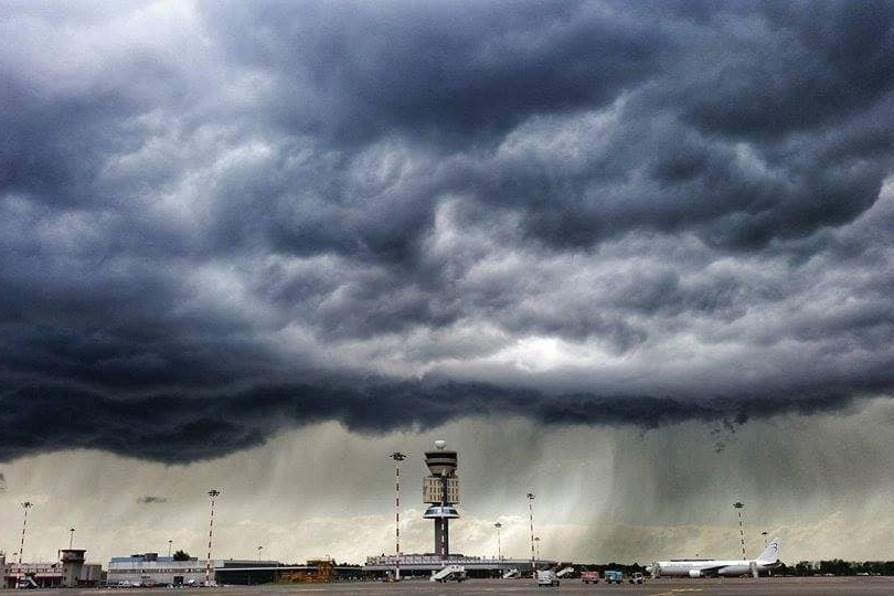 Il temporale abbattutosi su Malpensa (Facebook Giuseppe Pignatiello)