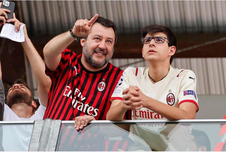 San Siro e il silenzio della Curva Sud, Salvini difende gli ultras ‘normali’: “Il prefetto convochi Milan e Inter”