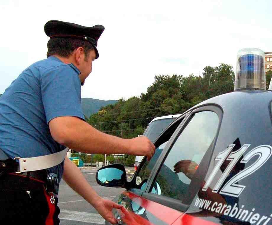 Dal controllo all’arresto. In casa nascondeva un chilo di droga e armi Dal controllo all’arresto. In casa nascondeva un chilo di droga e armi