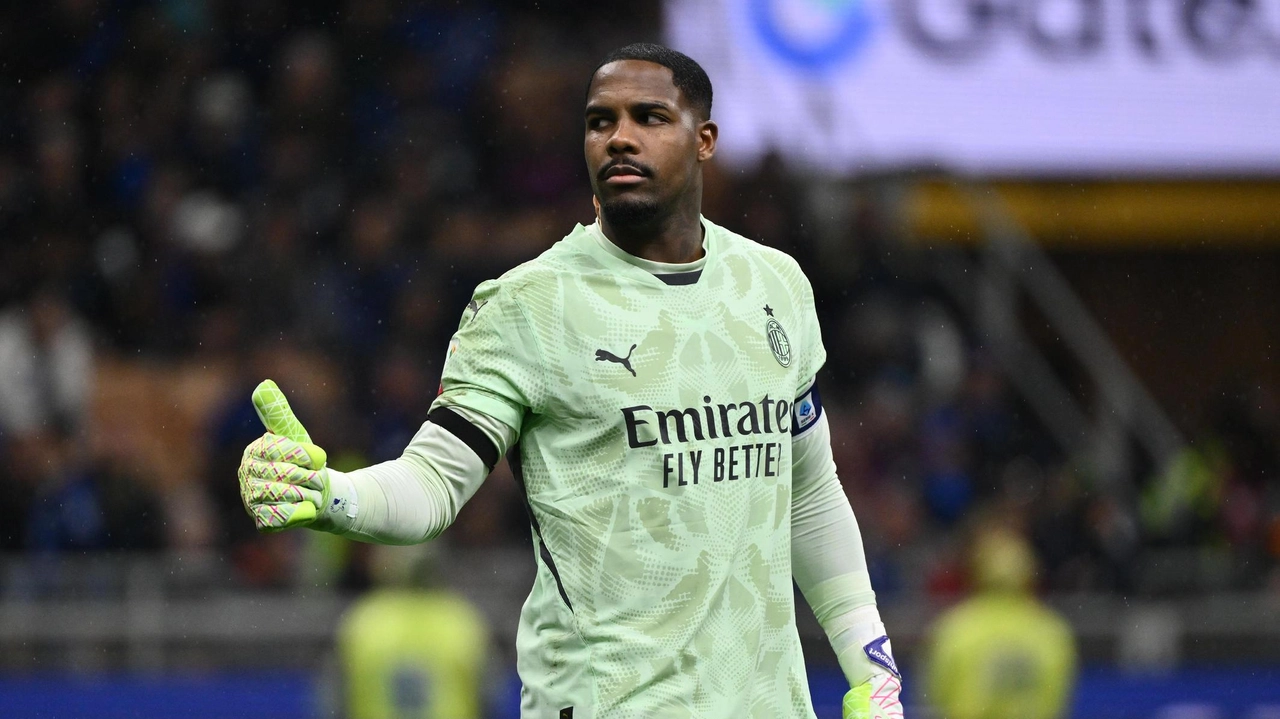 Mike Maignan, portiere della nazionale francese, vorrebbe restare al Milan Mike Maignan, portiere della nazionale francese, vorrebbe restare al Milan