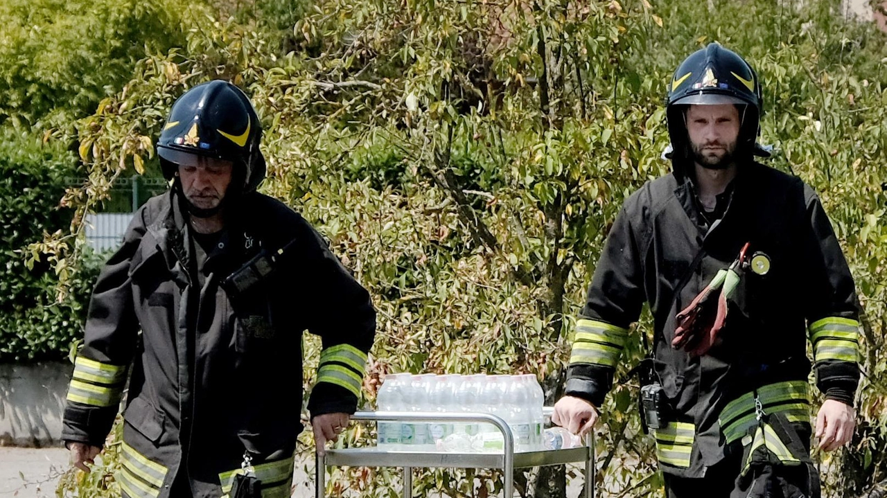 Squadre tecniche completano ripristino condotta gas a Binasco dopo fuga rilevante. Strada riaperta, ospiti Rsa messi in sicurezza. Emergenza gestita con tempestività. Squadre tecniche completano ripristino condotta gas a Binasco dopo fuga rilevante. Strada riaperta, ospiti Rsa messi in sicurezza. Emergenza gestita con tempestività.