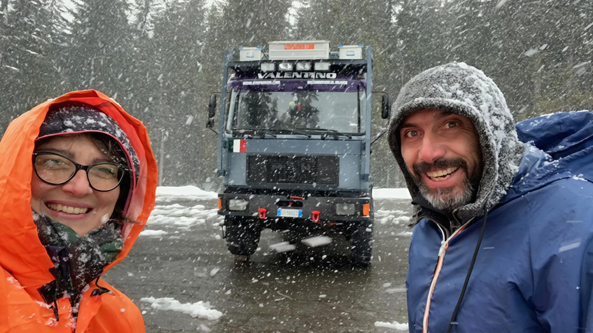 Lucia, Simone e il mondo sul camion. Abbiamo lasciato tutto, pure il lavoro per conoscere i Paesi e crescere