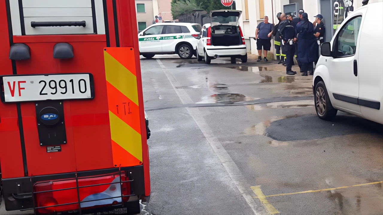 Felice Cilio stava lavorando alla ristrutturazione di alcuni capannoni a Cesano Maderno. Un operaio ha sentito il tonfo e ha chiamato i soccorsi, ma non c’era più nulla da fare. Felice Cilio stava lavorando alla ristrutturazione di alcuni capannoni a Cesano Maderno. Un operaio ha sentito il tonfo e ha chiamato i soccorsi, ma non c’era più nulla da fare.
