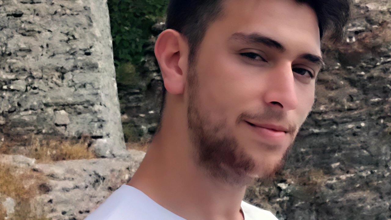 Giuseppe Cacciatore morto a 25 anni sulla sua amata moto il 31 luglio: fatale per lui l’impatto contro un palo