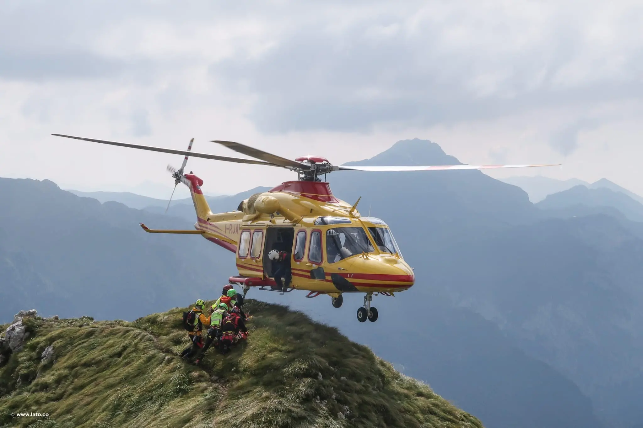 Tragedia in Val Tartano: una donna precipita e muore lungo il Pizzo Scala. Terza vittima in poche ore