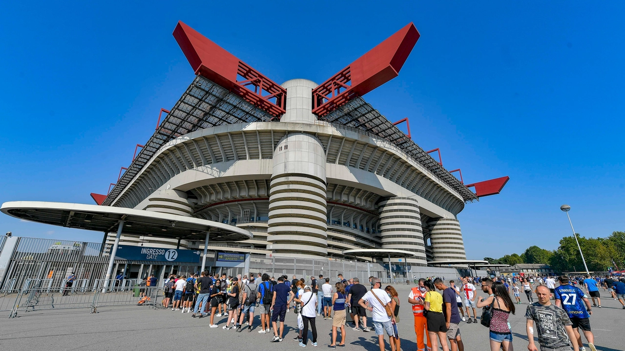 Giorni caldi a San Siro sia per la questione stadio sia per il derby imminente Giorni caldi a San Siro sia per la questione stadio sia per il derby imminente